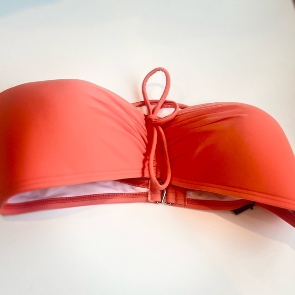 TOMMY HILFIGER Women's Ruched
Halter Bikini Swim Top Emberglow - L Clasp Closure - Picture 12 of 15